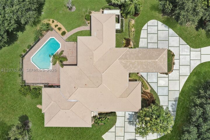 Property Photo:  2725 Hunter Rd  FL 33331 