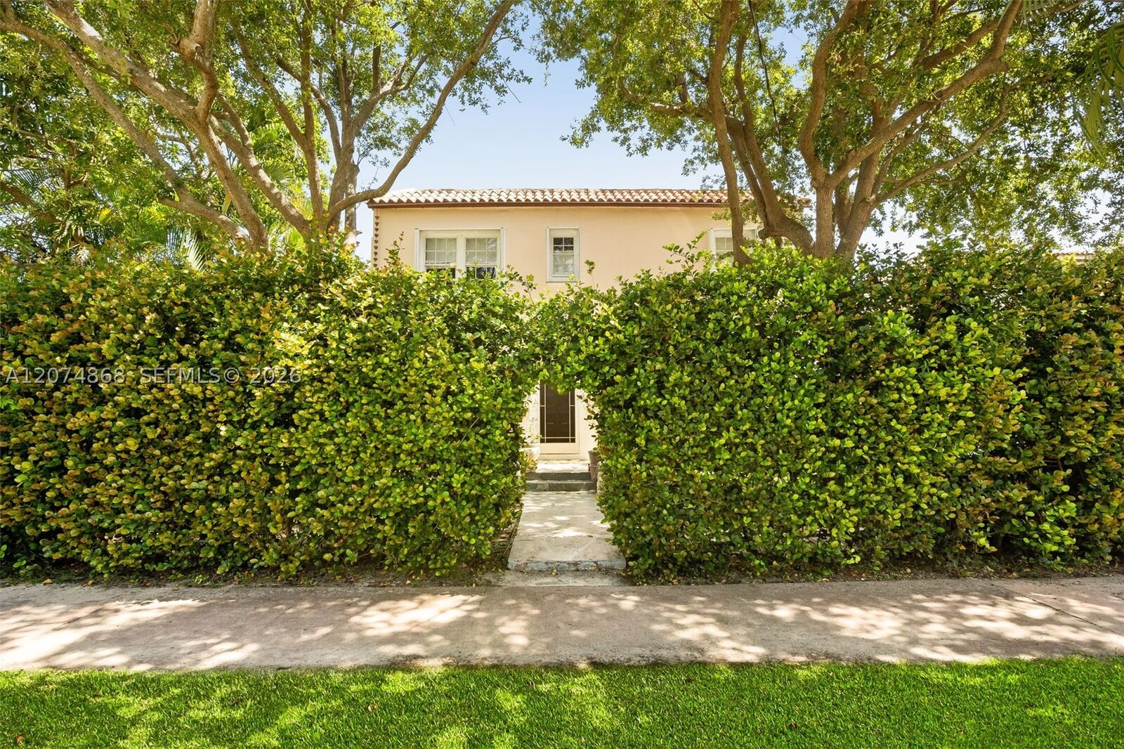 Property Photo: 524 W 47th St FL 33140