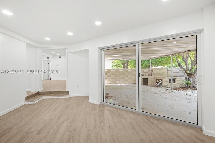 Property Photo:  1701 NW 19th Ave 1701  FL 33125 