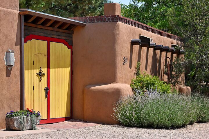 Property Photo:  311 Bishops Lodge Road  NM 87501 