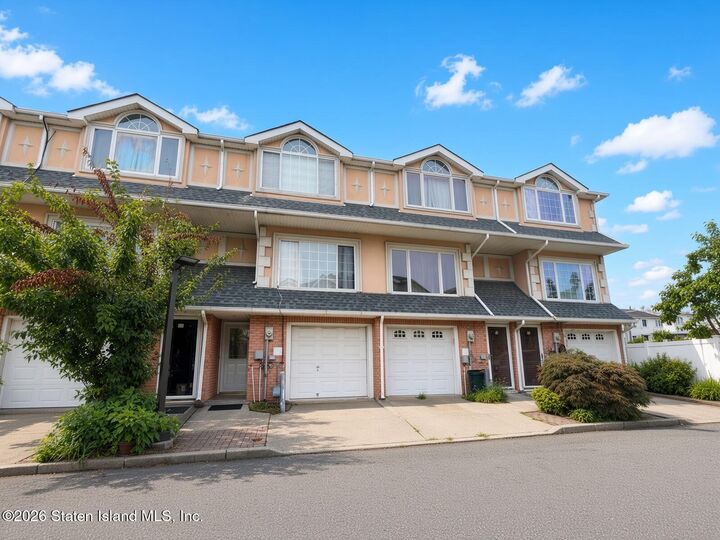 Property Photo: 65 Alex Circle NY 10305