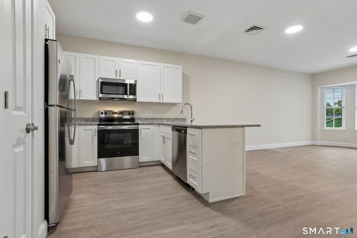 Property Photo:  55 Steele Boulevard 302  CT 06037 
