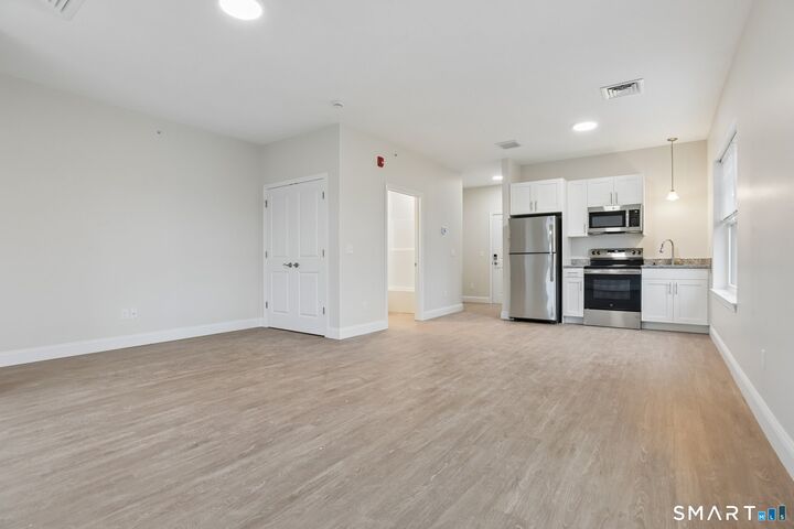 Property Photo:  55 Steele Boulevard 104  CT 06037 