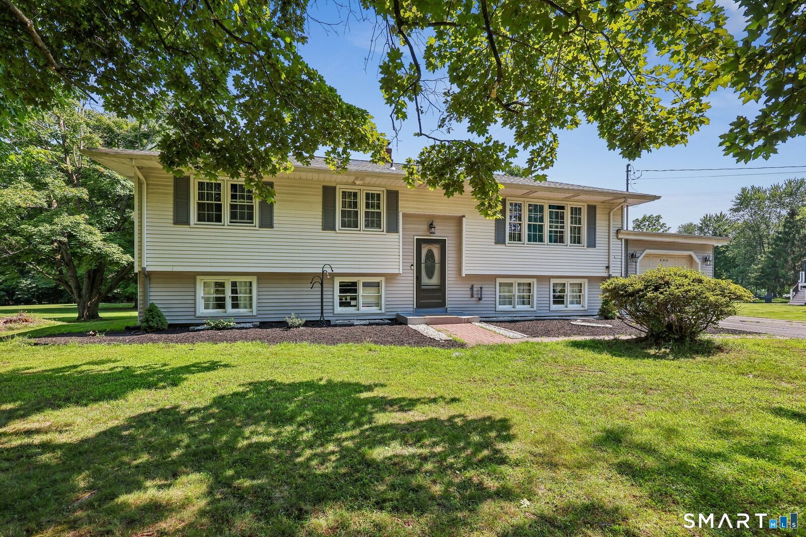 Property Photo:  660 East Street South  CT 06078 