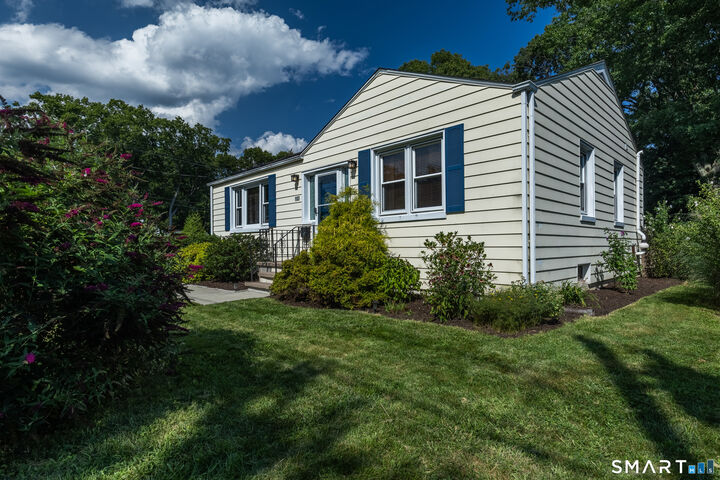 Property Photo:  103 Richmond Avenue  CT 06516 