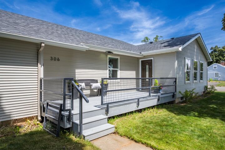 Property Photo: 306 W 3rd St WA 99004