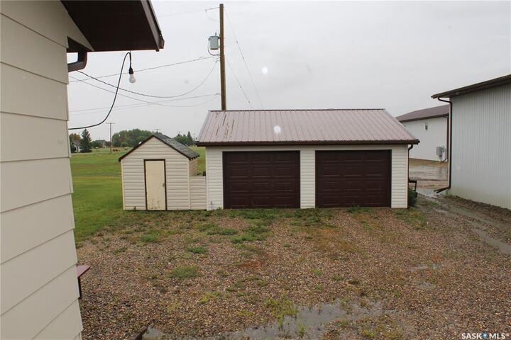 Property Photo:  106 Main Street  SK S0K 4A0 