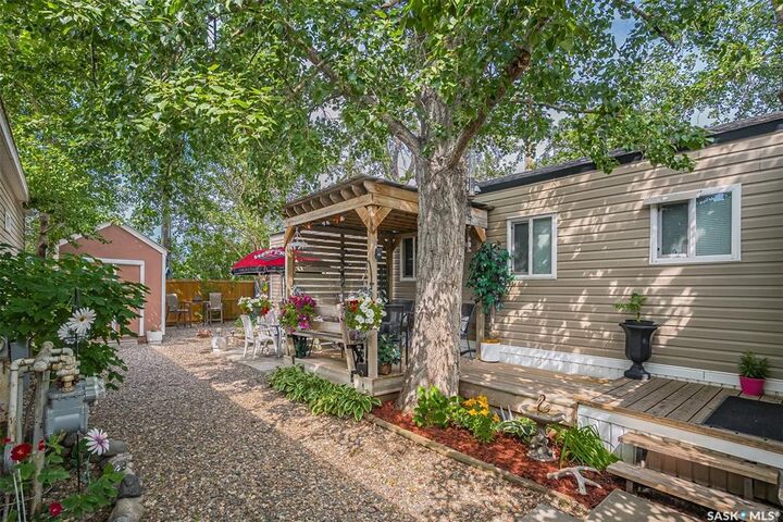 Property Photo: 219 Grant Street 102 SK S7N 2A5