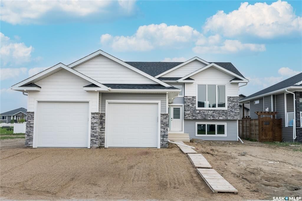Property Photo: 804 Ballesteros Crescent SK S0K 4S0