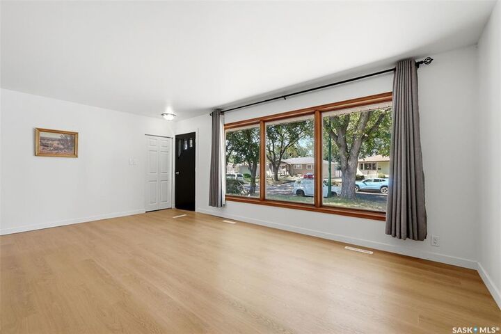Property Photo: 137 Garnet Street SK S4R 3R9