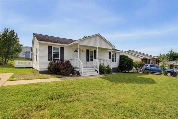 Property Photo:  3 Dan Hughes Court  NC 27405 