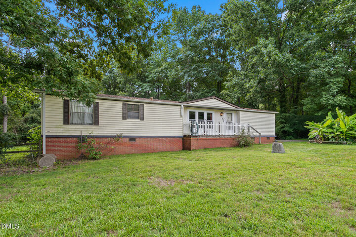 Property Photo: 535 Nc-100 NC 27377