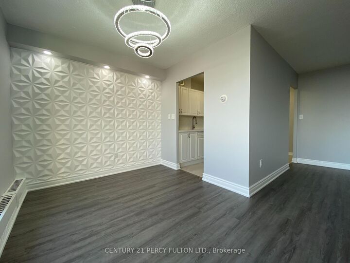 Property Photo:  1250 Bridletowne Circle 602  ON M1W 2V1 