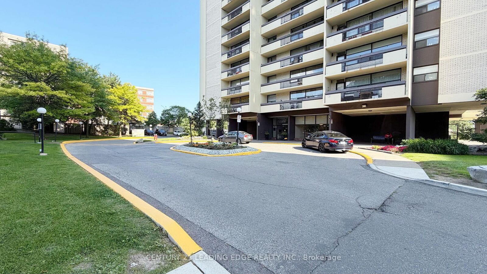 Property Photo: 1455 Lawrence Avenue W 1007 ON M6L 1B1