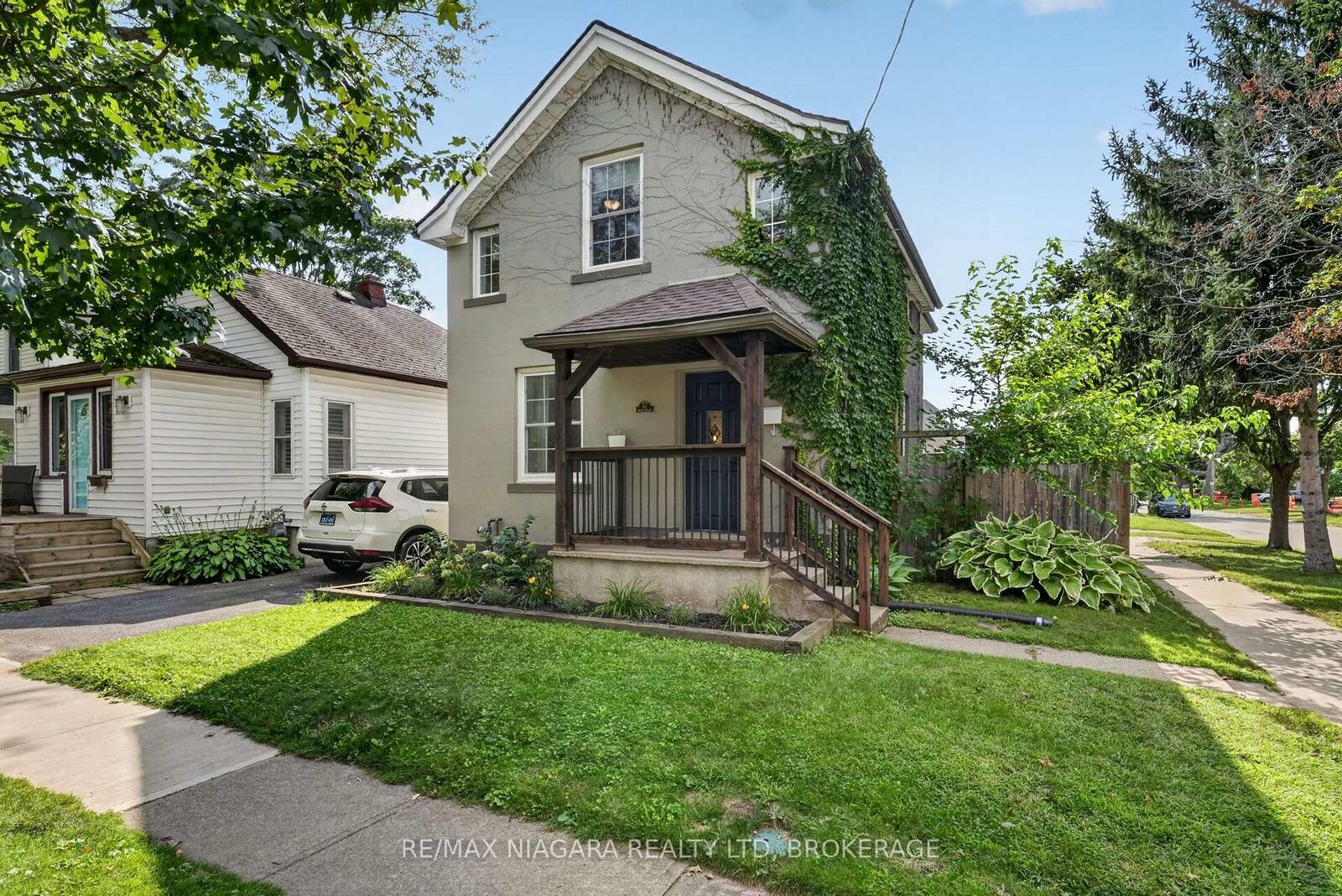 Property Photo:  51 Wiley Street  ON L2R 4G1 