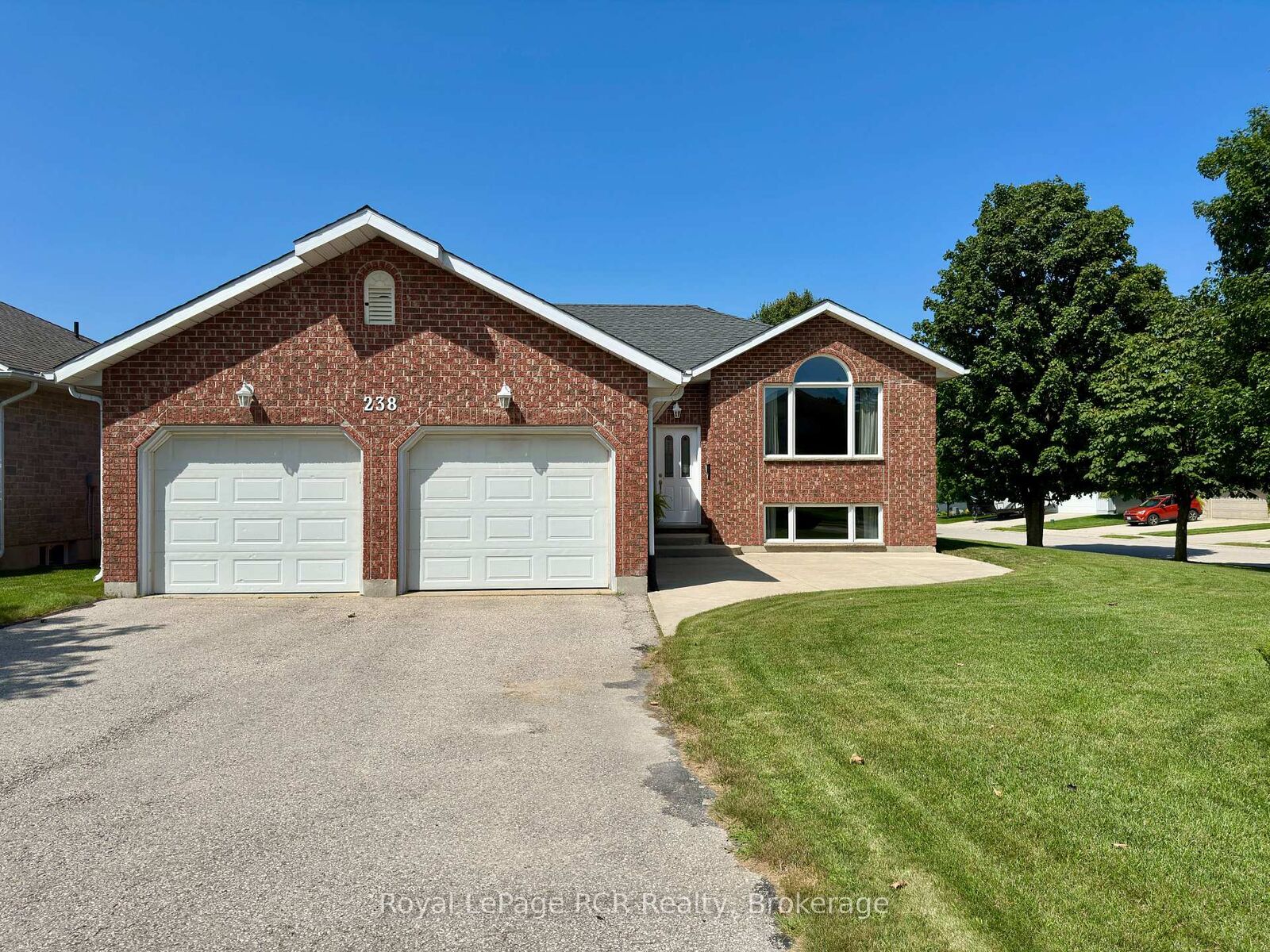 Property Photo:  238 4th Street Crescent  ON N4N 3S2 