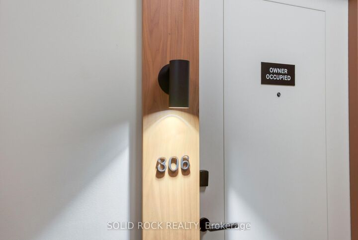 Property Photo:  560 Rideau Street 306  ON K1N 5Z8 
