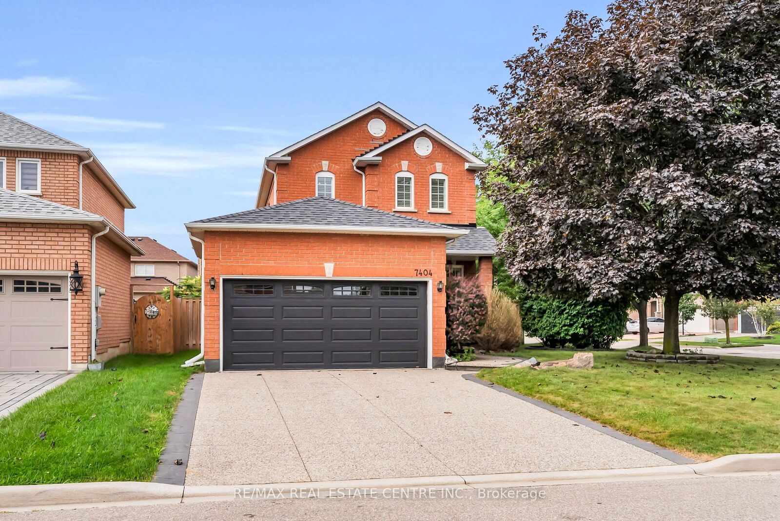 Property Photo:  7404 Davemark Court  ON L5N 7P3 