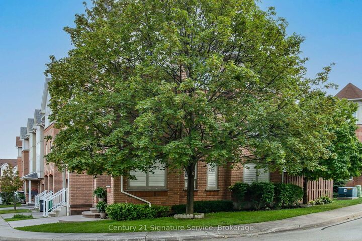 Property Photo: 3030 Breakwater Court 308 ON L5B 4P1