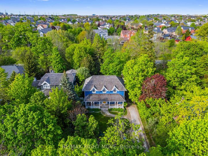 Property Photo: 7135 Pond Street ON L5W 1A1