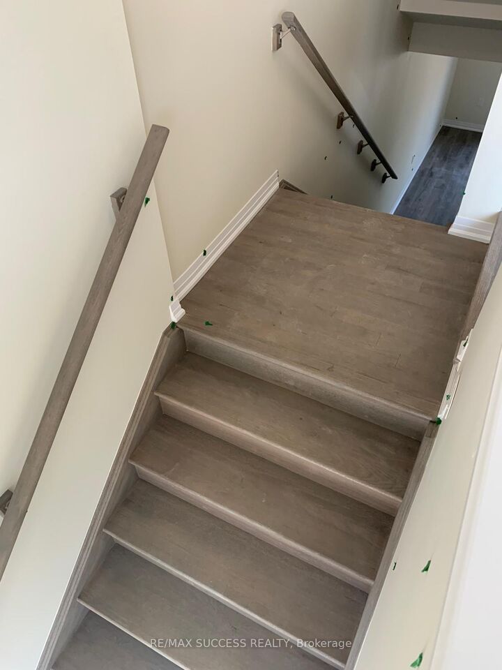 Property Photo:  185 Bedrock Drive 54  ON L8J 0M5 