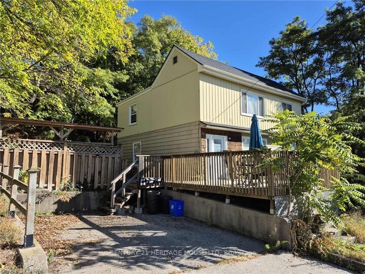 Property Photo:  70 Grandview Street 3  ON N3R 6X2 