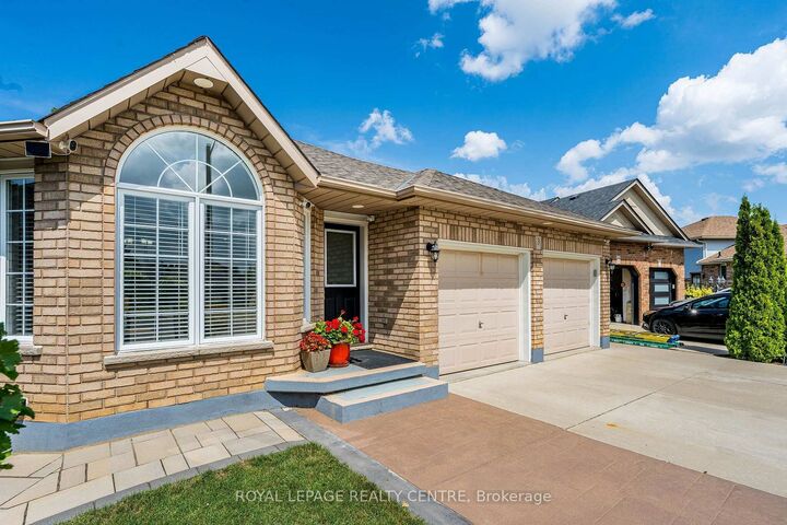 Property Photo:  3 Vineberg Drive  ON L9B 2P6 