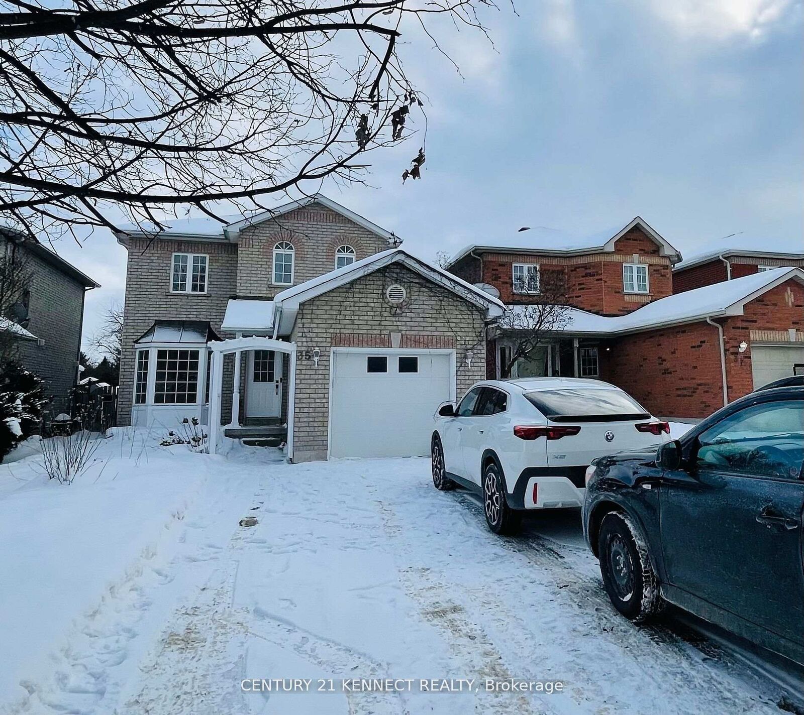 Property Photo:  35 Drake Drive  ON L4N 8X4 