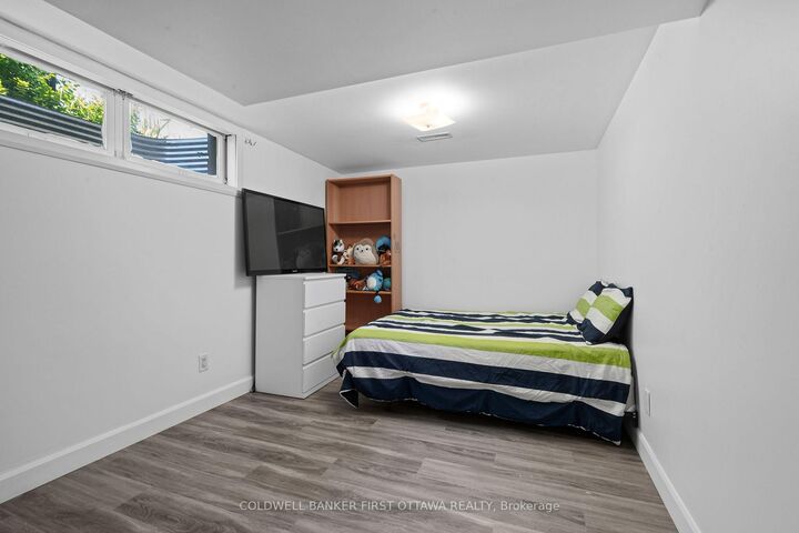 Property Photo:  12 Bradgate Drive  ON K2G 0R6 