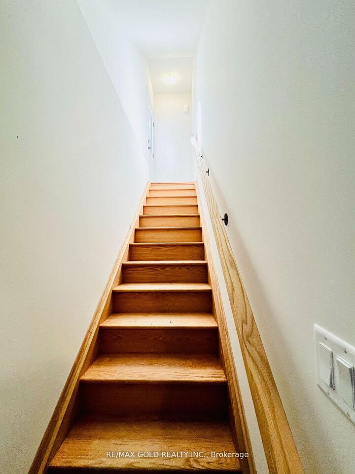 Photo de la propriété: 24 Hylton Drive Unit 1- Basement ON L9J 0W5