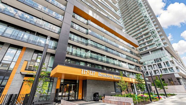 Property Photo: 127 Broadway Avenue 3113 ON M4P 1V4