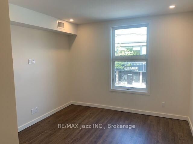 Property Photo:  16 Simcoe Street S Upper  ON L1H 4G2 
