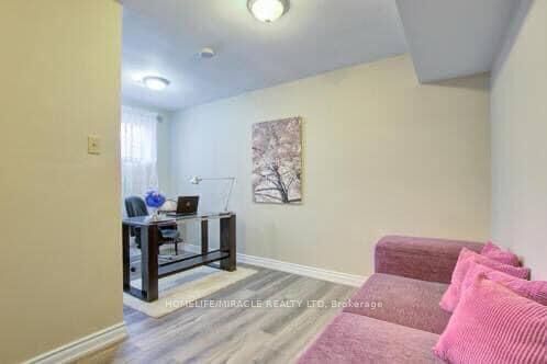Property Photo:  10 Eaglewing Court E  ON M1E 4M1 