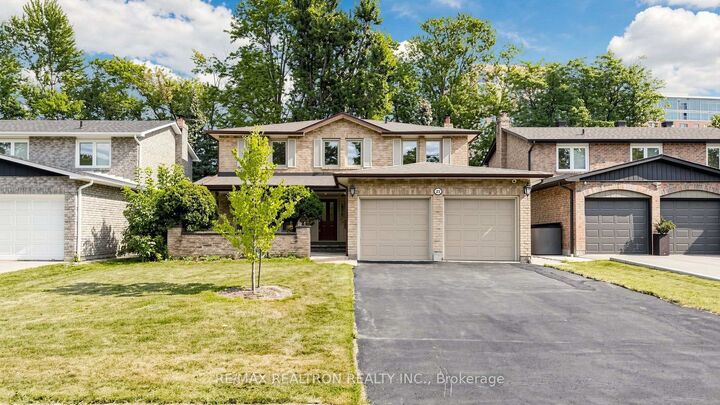 Property Photo: 21 Greentree Road ON L3R 3A9