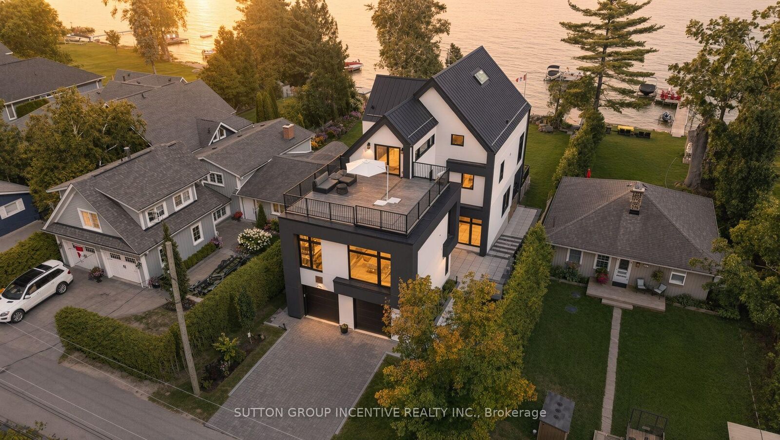 Property Photo: 1619 Houston Avenue ON L9S 4M6