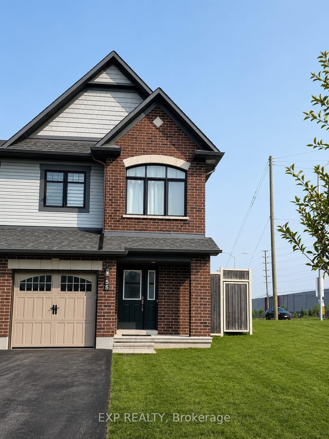 Property Photo:  55 Fallengale Crescent  ON K2T 0K9 