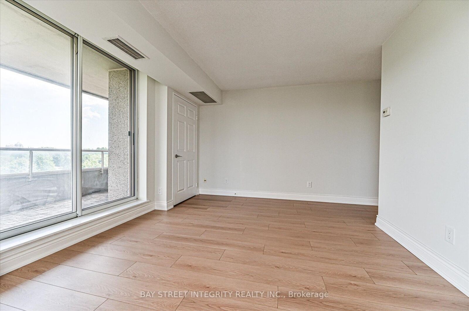 Property Photo:  18 Hillcrest Avenue 602  ON M2N 6T5 