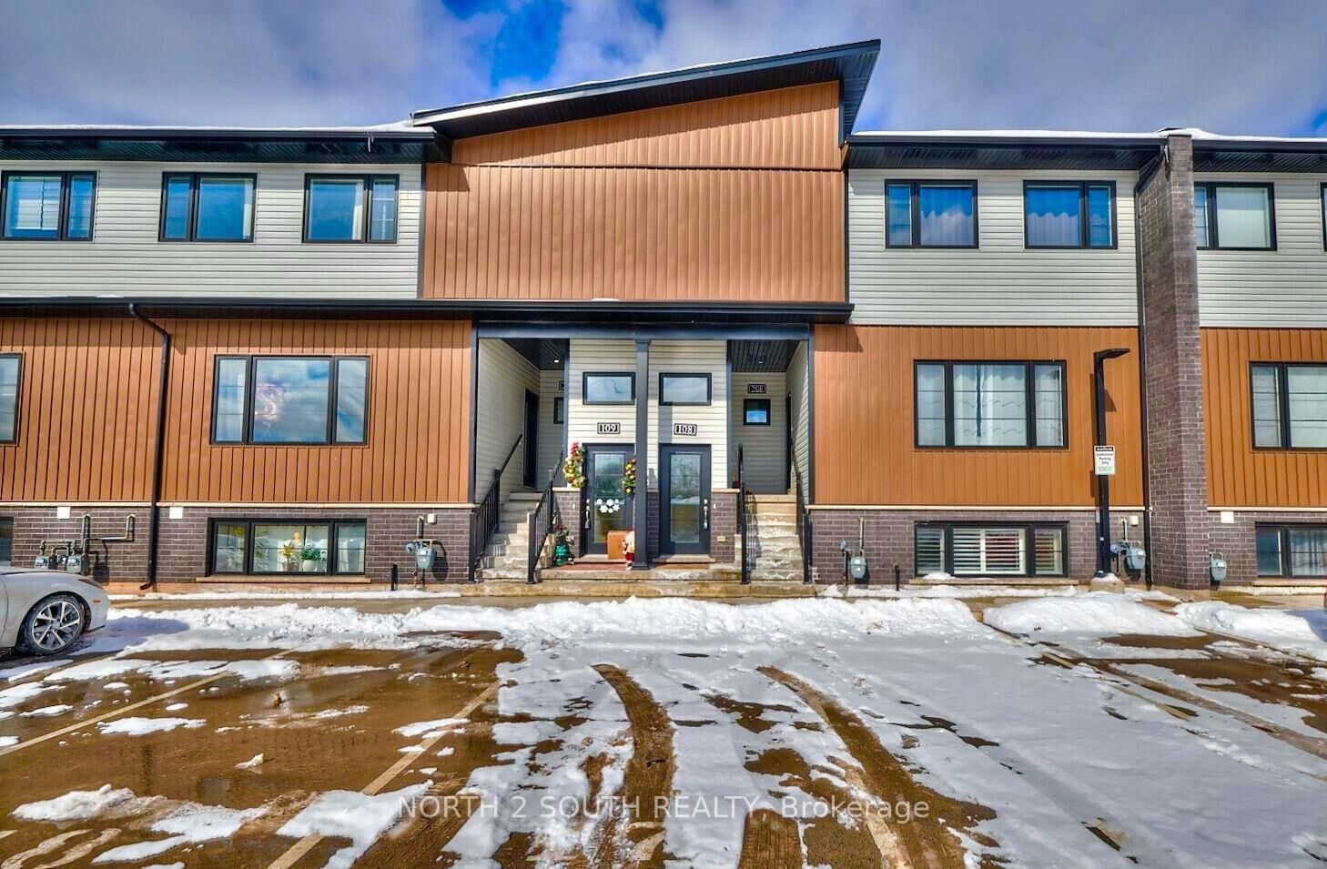 Property Photo:  6591 Montrose Road 108  ON L2H 1M3 