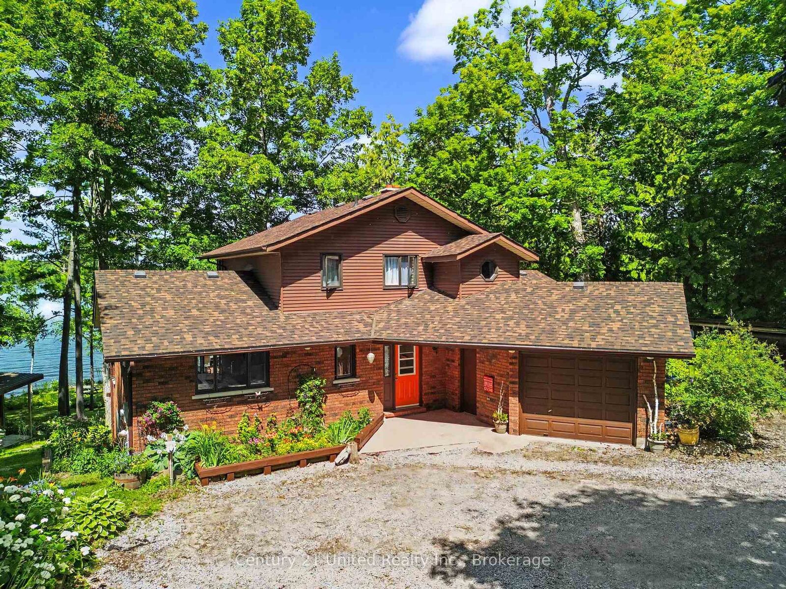 Property Photo:  113 Sugarbush Crescent  ON K0L 1J0 