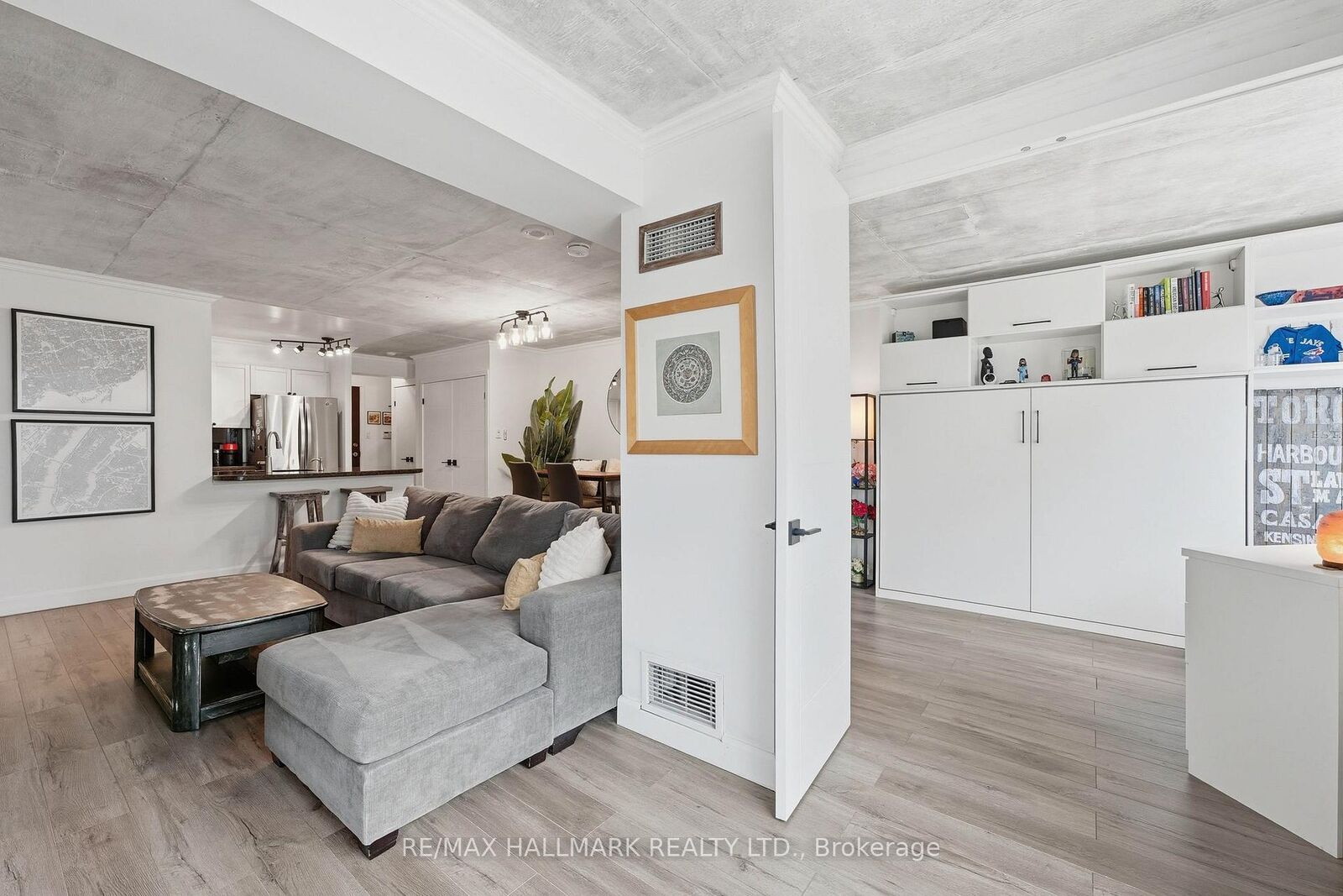 Property Photo: 600 Queens Quay W 705 ON M5V 3M3