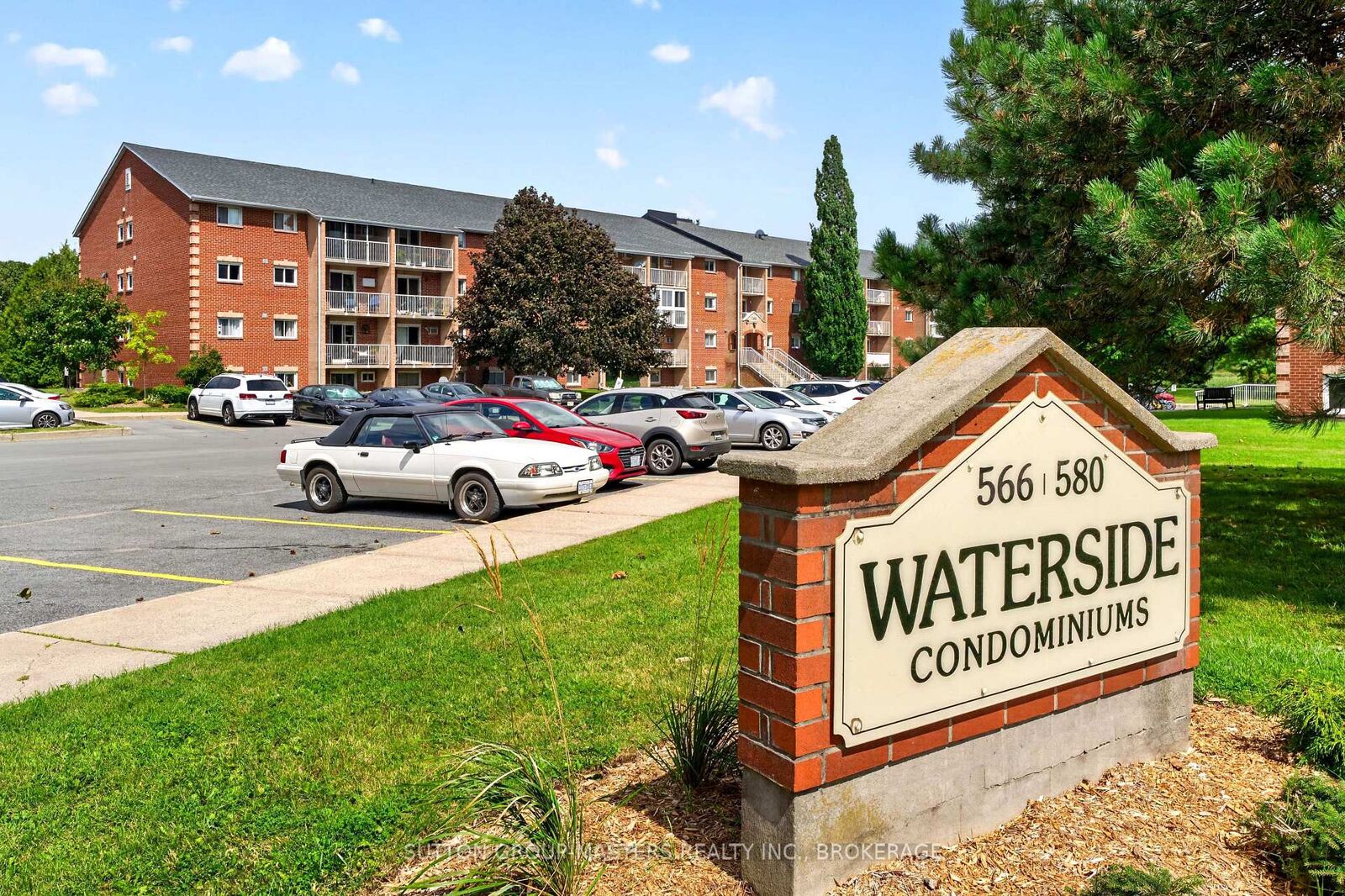 Property Photo: 580 Armstrong Road 114 ON K7M 8M3