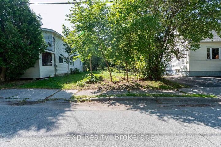 Property Photo:  169 St George Street  ON P3C 2W9 