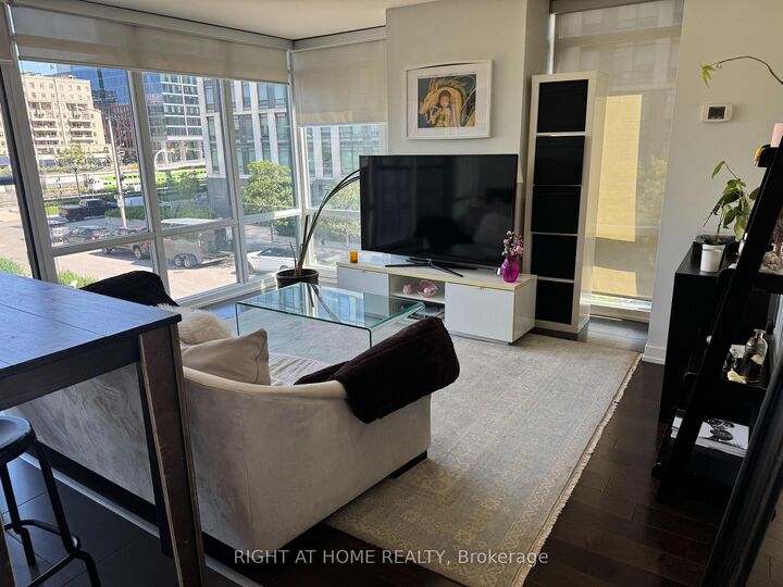 Property Photo: 170 Fort York Boulevard 204 ON M5V 0E6