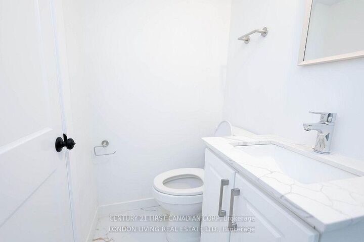 Property Photo:  757 Fleet Street  ON N5Y 1R7 