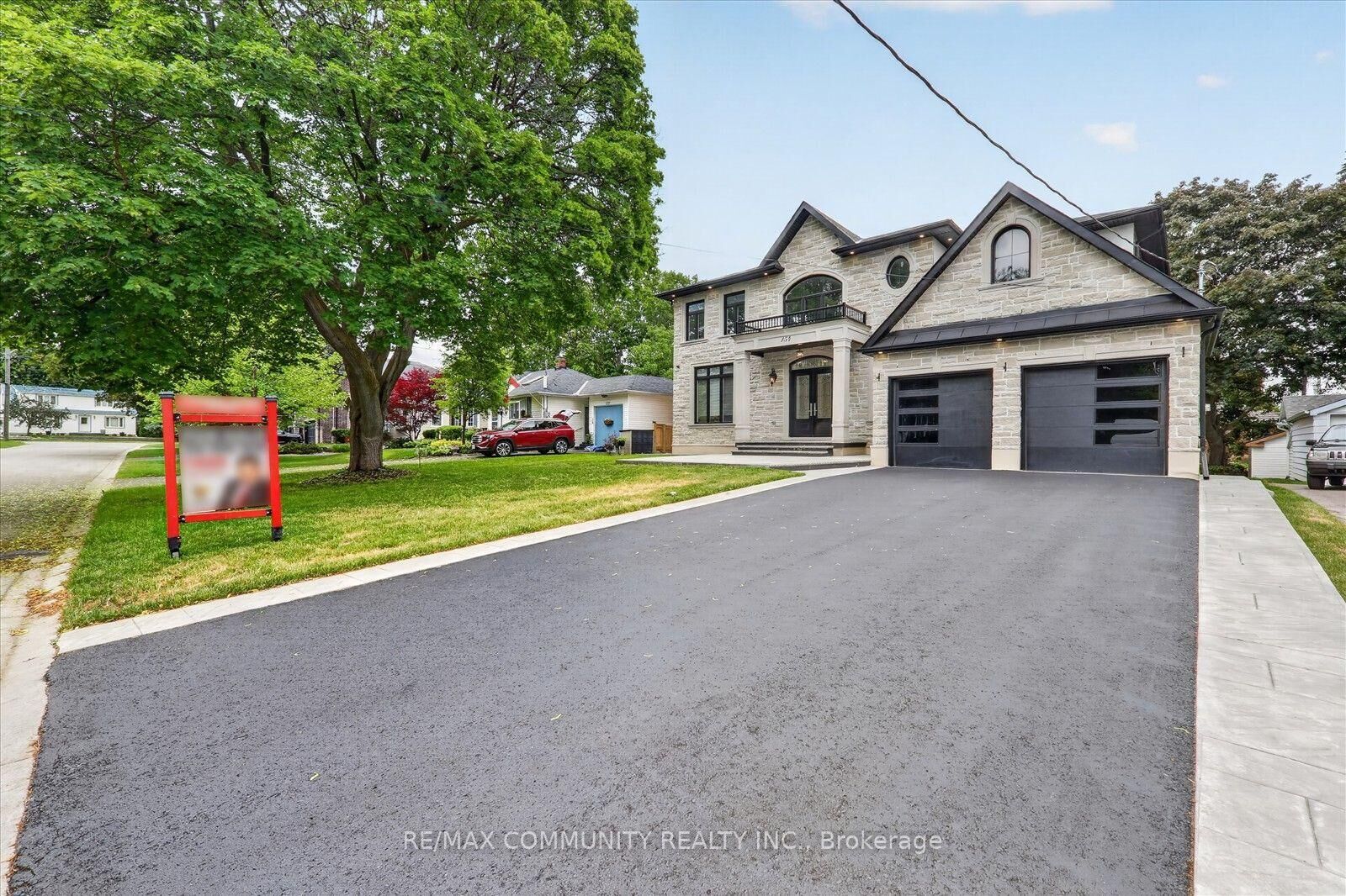 Property Photo: 154 Burkholder Street ON L4A 4J4