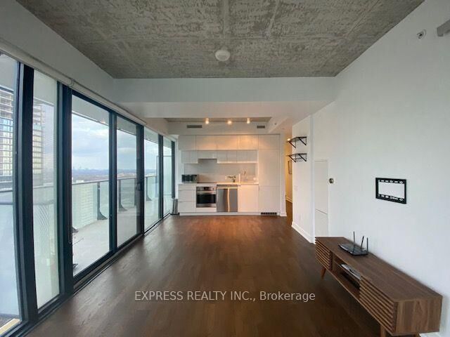 Property Photo:  185 Roehampton Avenue 1903  ON M4P 0C6 