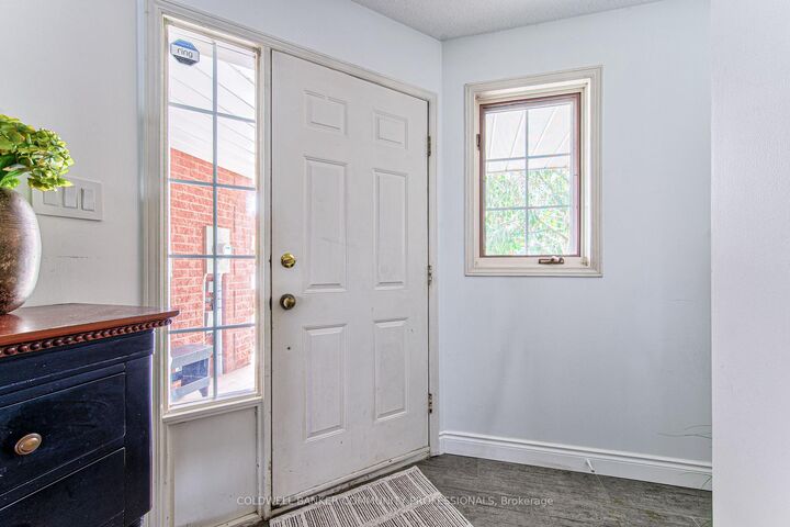 Property Photo: 86 Chelsea Crescent ON L8E 5R8