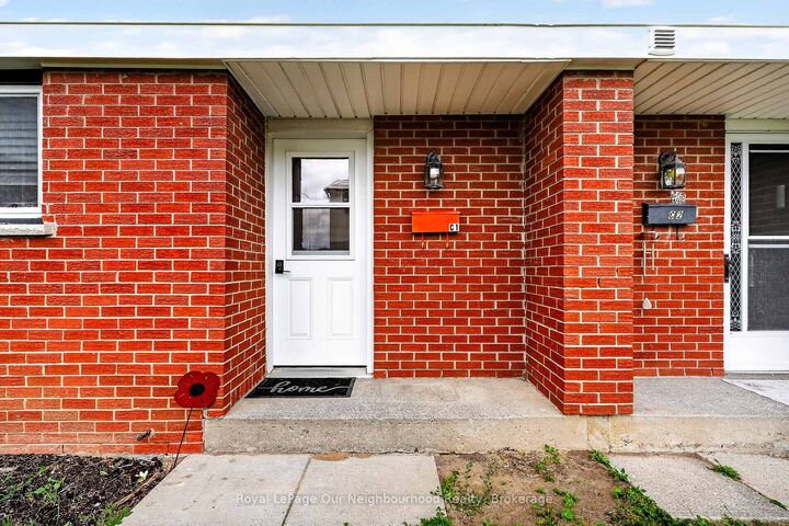 Property Photo: 47 Wellington Street C1 ON L1A 2M4