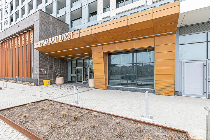 Property Photo:  7950 Bathurst Street B502  ON L4J 0L4 