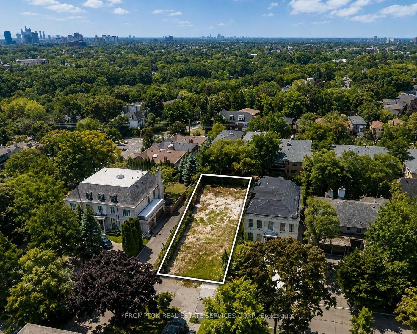 Property Photo:  106A Richview Avenue  ON M5P 3E9 
